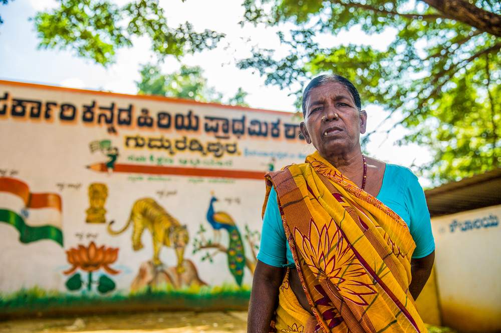 Seethamma at the primary school in Dalasanur village in Srinivasapura, Kolar. She can&#39;t remember the names of her grandchildren — a likely dementia condition. Photo : Rajesh Subramanian